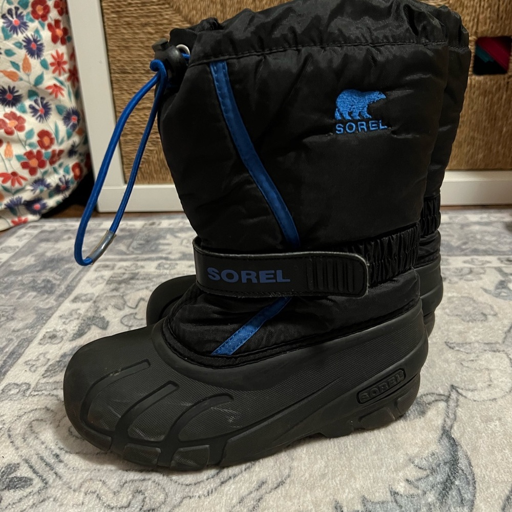 Sorel Kids Black and Blue Snow Boots Size 3